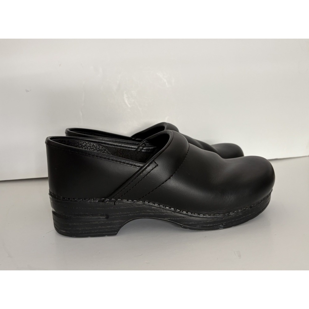 Dansko Womens Eur 42 Wide U.S. 10 Black Leather Slip On Nursing Clogs